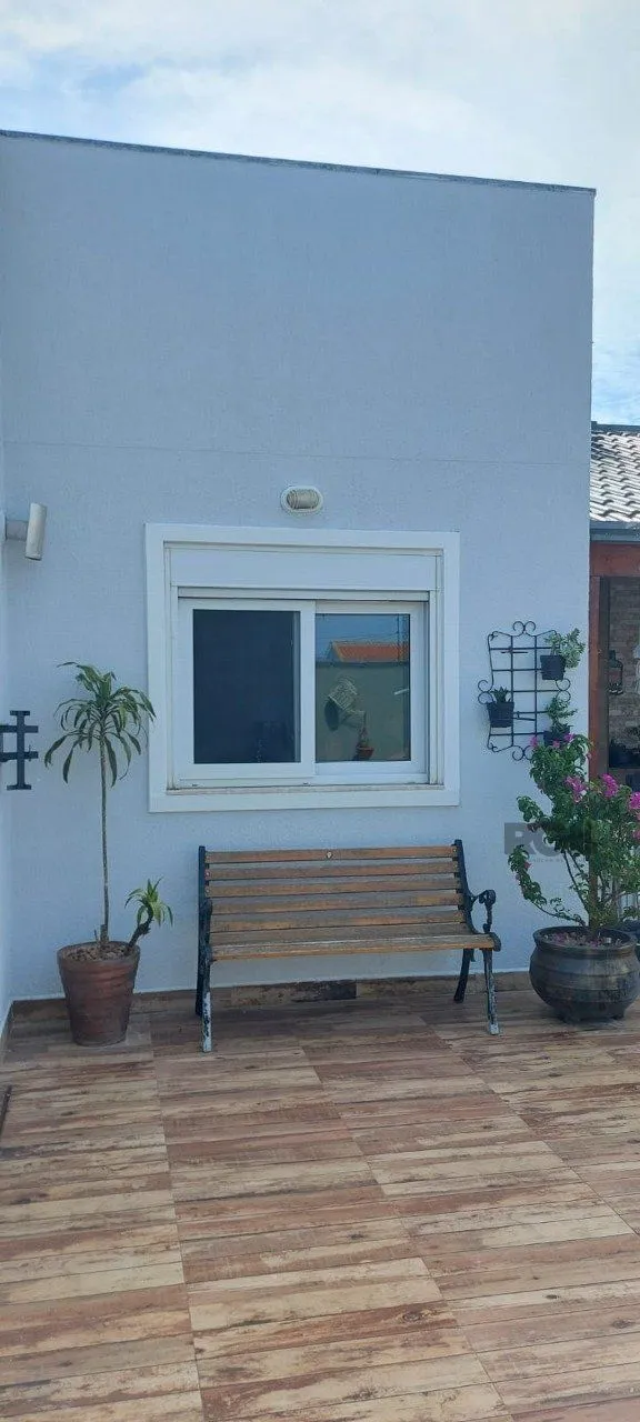 Imagem Casa com 2 dormitórios, sendo 1 suíte no bairro Florida em Guaíba