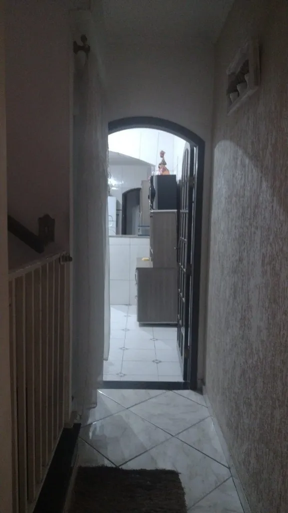 Imagem Sobrado à venda em Santo André-SP: 3 quartos, 2 banheiros, 2 vagas de garagem, 188m² no Jardim Las Vegas!
