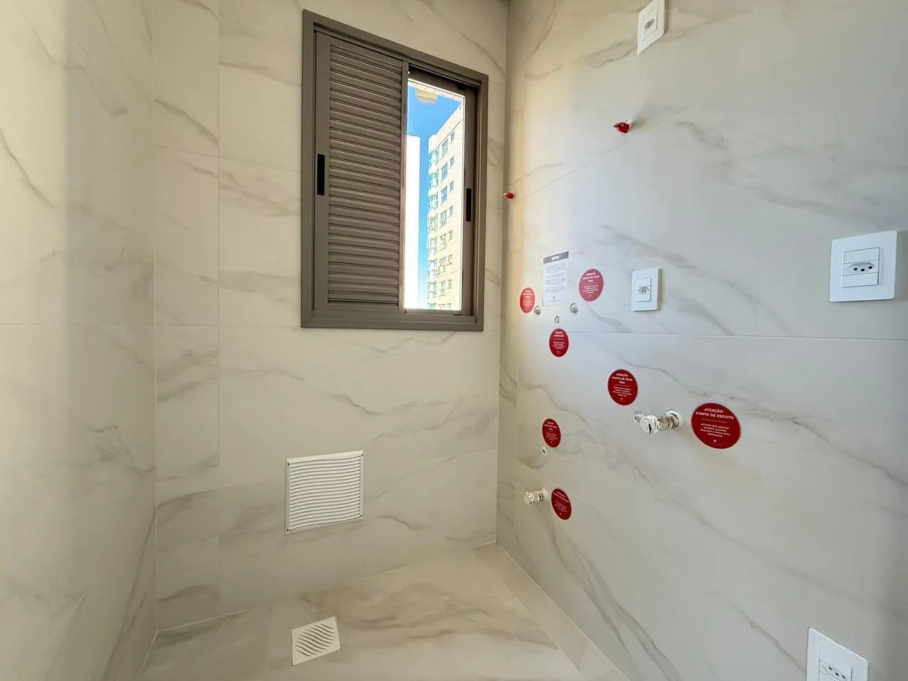 Imagem Apartamento com vista para o mar à venda com 105m2 por R$ 3.000.000,00