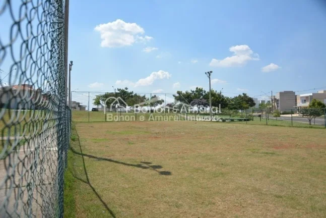 Imagem Com 333 metros quadrados, este terreno é a oportunidade perfeita para quem deseja construir a casa ...