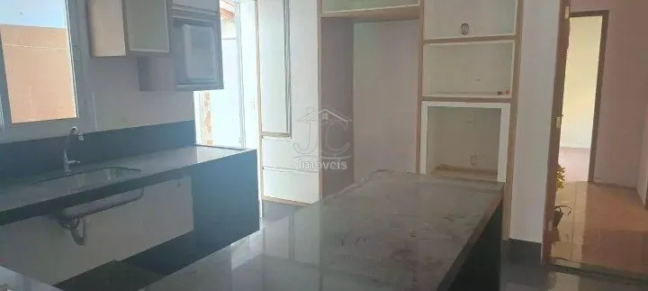 Imagem CASA A VENDA RESIDENCIAL / COMERCIAL NA REGIÃO CENTRAL DE VALINHOS/SP.