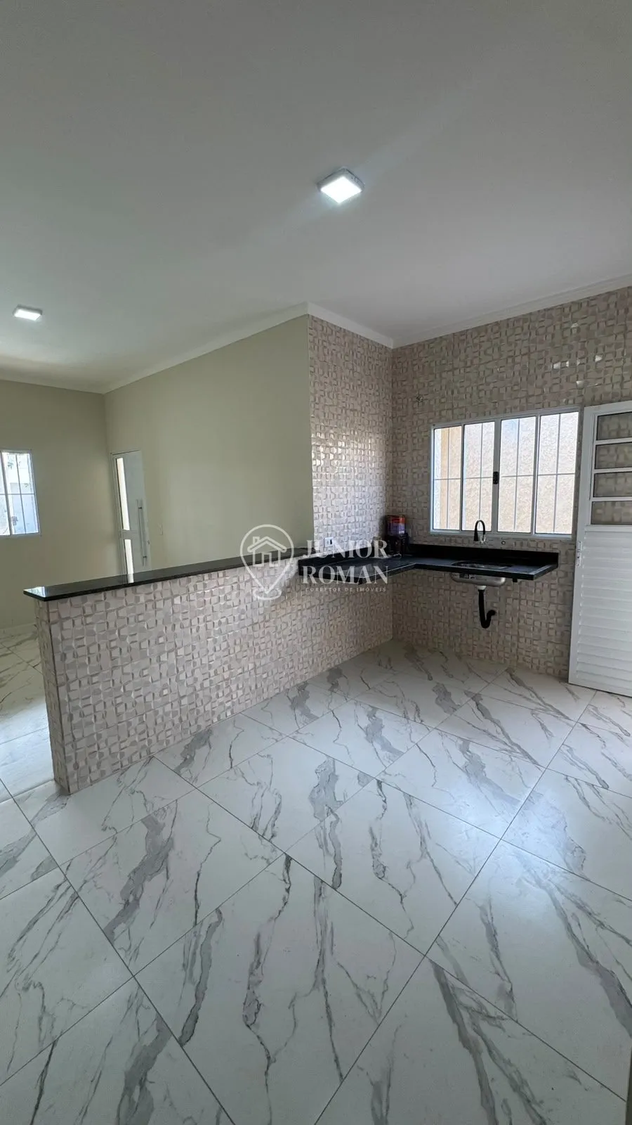 Imagem CASA NOVA COM PISCINA À VENDA EM ITANHAÉM - BAIRRO LARANJEIRAS