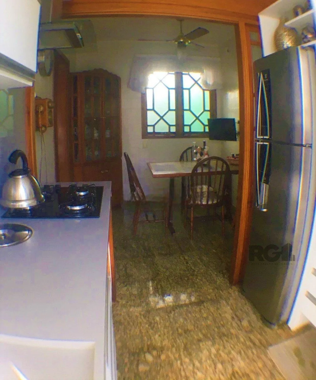 Imagem Casa com 3 dormitórios, localizada no bairro Jardim Itu em Porto Alegre/RS.
