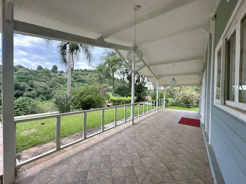 Imagem Belíssima Casa no Condomínio Porta do Sol com piscina e casa de hóspedes