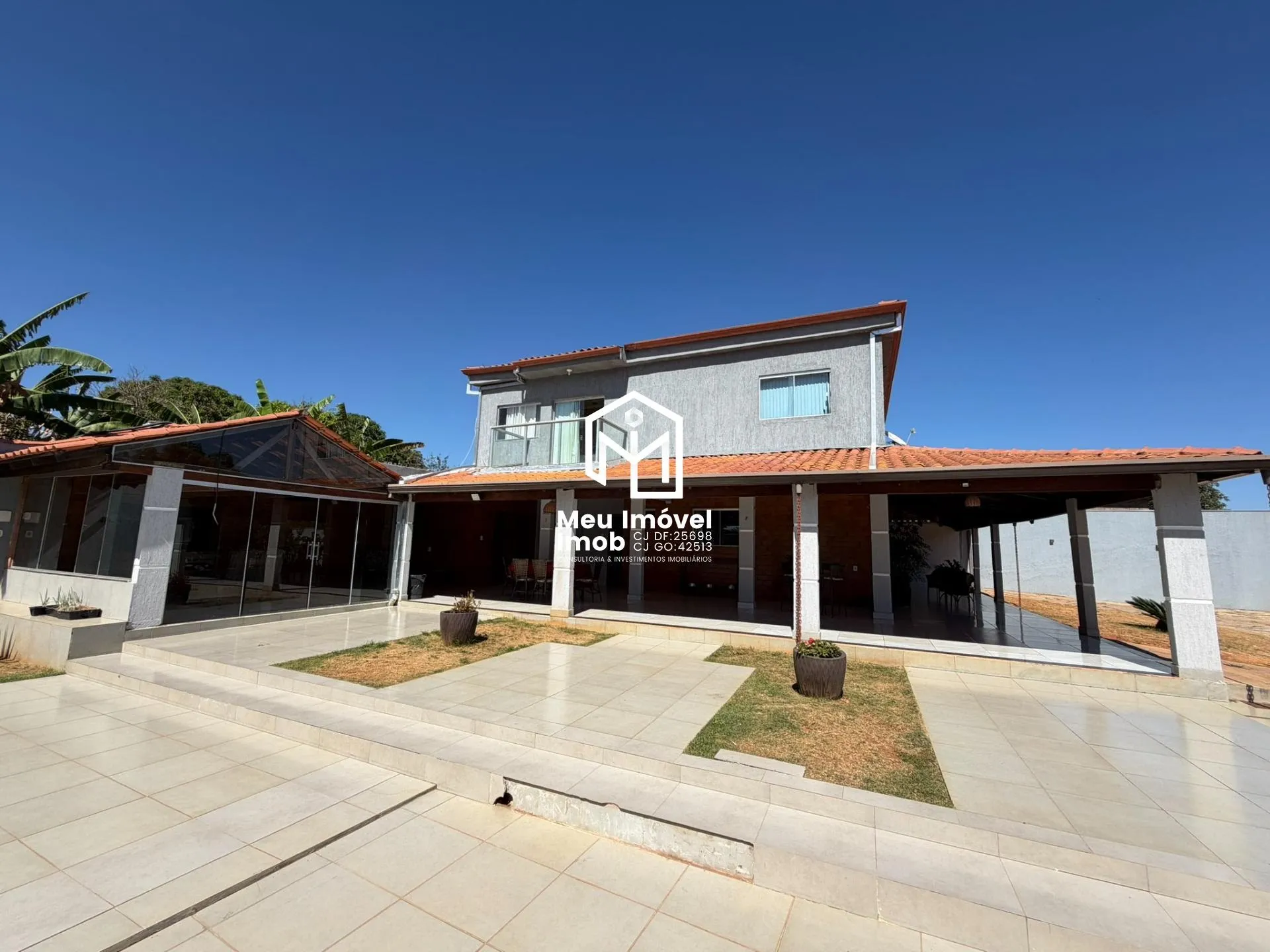 Imagem Cond. Vitória 2 Casas 700m² 5 Suítes Escritura Sobradinho DF