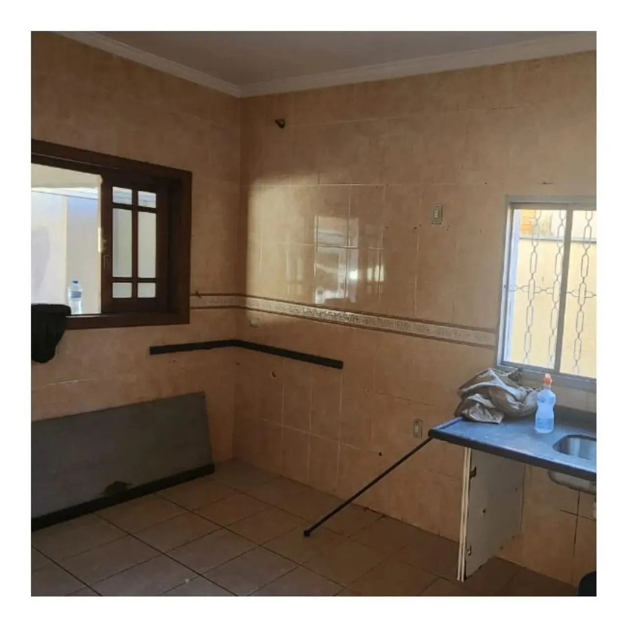 Imagem Casa à venda em Sorocaba-SP: 3 quartos, 2 suítes, 1 sala, 3 banheiros, 2 vagas de garagem - Jardim Piazza Di Roma, 150m². Venha conferir!