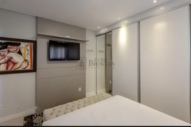 Imagem Apartamento com 3 suítes à venda no Centro de Balneário Camboriú/SC