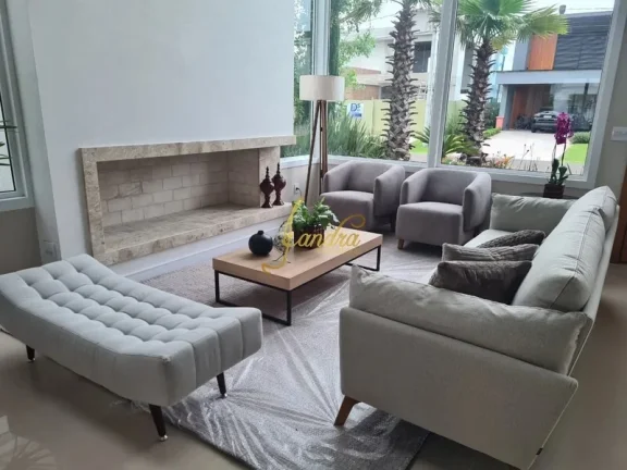 Imagem Sobrado 05 suítes com piscina em condomínio fechado mobiliado e decorado