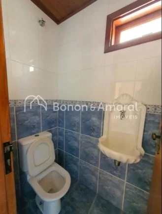 Imagem Ampla casa térrea para locação, com 3 dormitórios sendo 1 suíte, armários embutidos e ventilad...