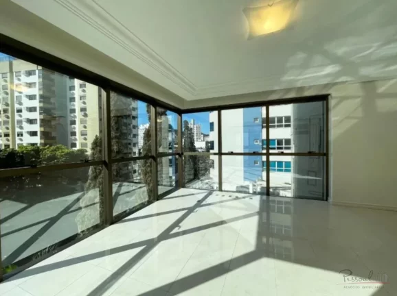 Imagem Apartamento 4 dormitórios sendo 3 Suites 3 vagas no Centro - Florianopolis Oportunidade Única no C...