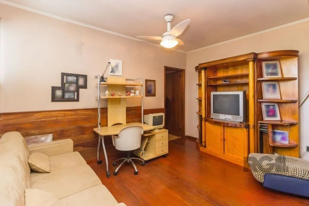 Imagem Casa 470m² - 4 dormitórios, 5 vagas no bairro Jardim São Pedro