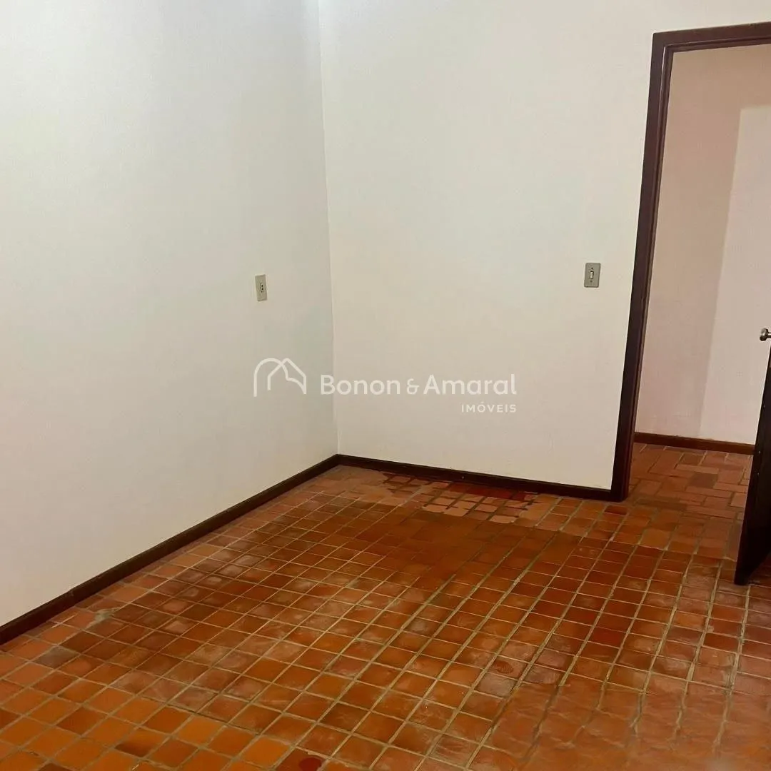 Imagem Casa à venda com 4 dormitórios, 2 suítes, 309 m² no San Conrado