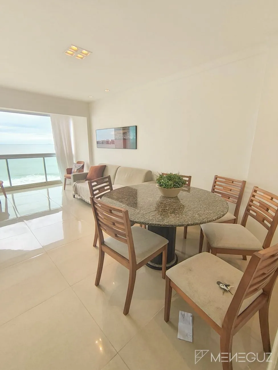 Imagem Apartamento 2 quartos a venda de frente total para o mar na Praia do Morro em OPORTUNIDADE!!