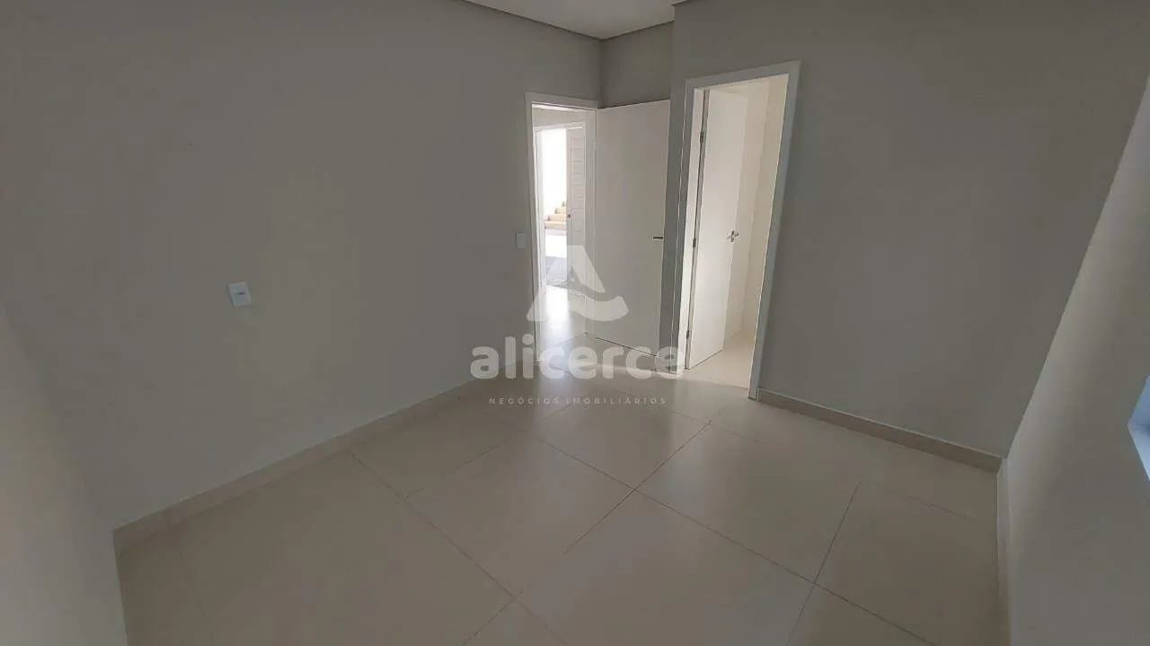 Imagem CASA 3 QUARTOS COM SUÍTE, PISCINA E EDÍCULA - SERRARIA - SÃO JOSÉ/SC