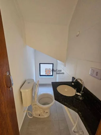 Imagem Sobrado com 3 dormitórios à venda, 100 m² por R$ 570.000,00 - Maracanã - Praia Grande/SP