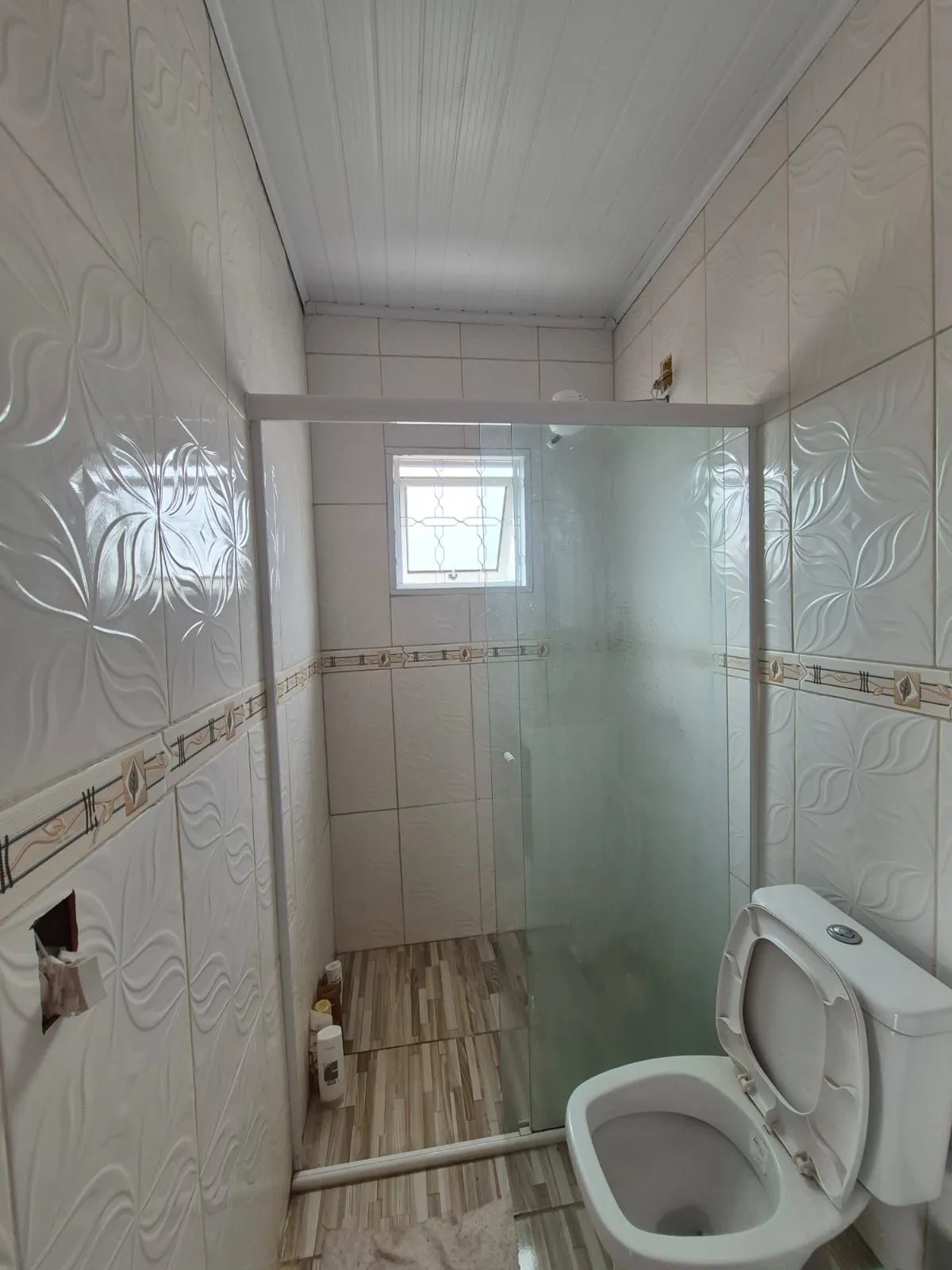 Imagem Belíssima casa de 2 dormitórios com um amplo pátio na cidade de Passo Fundo