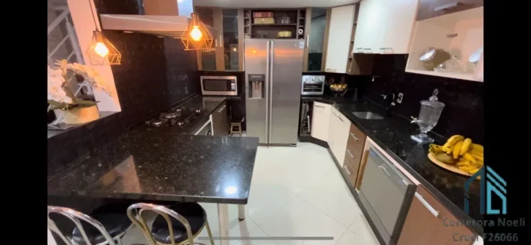 Imagem Casa ampla com edícula, 03 quartos c/edícula, no Boqueirão em Curitiba PR