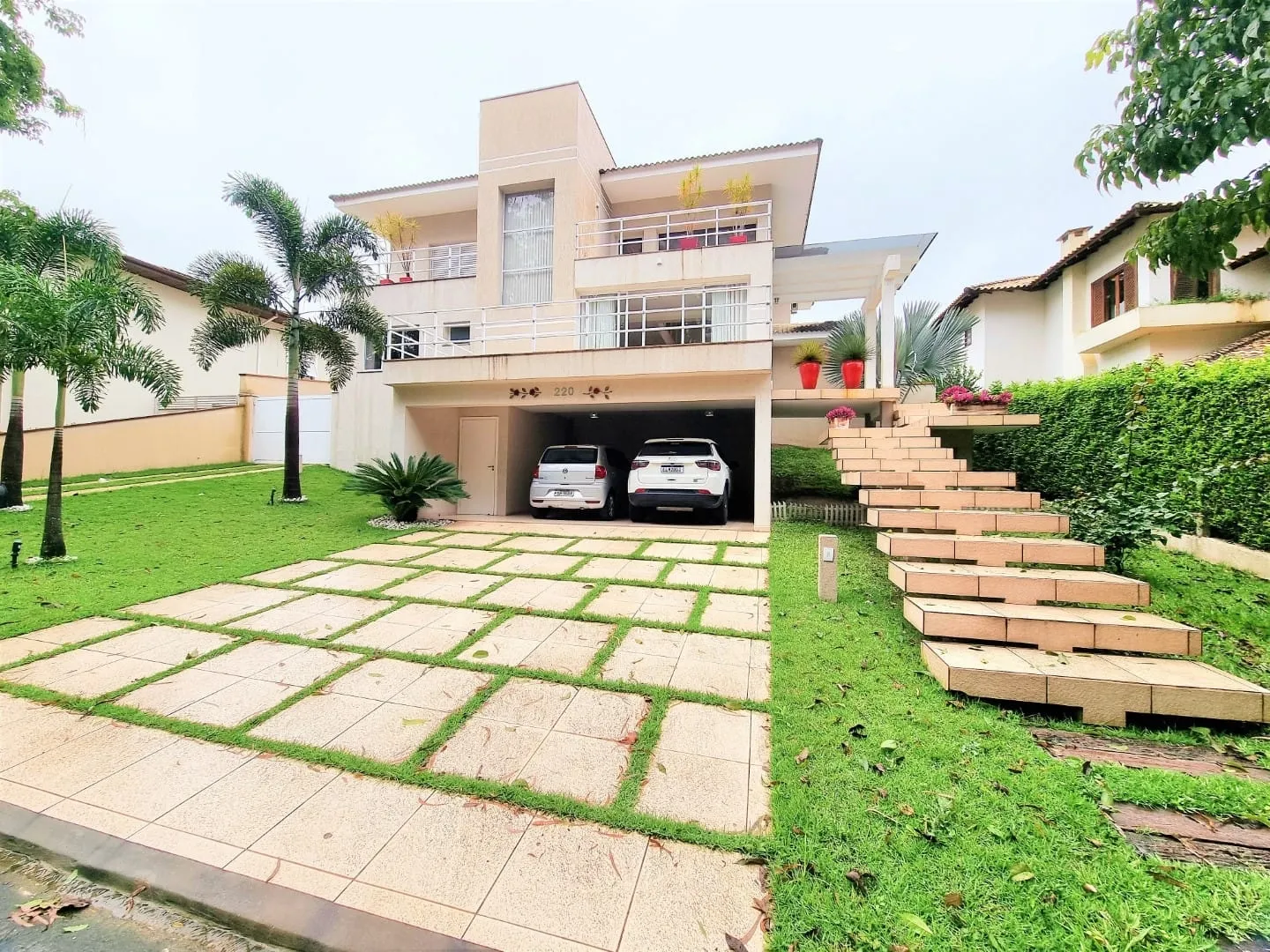 Imagem Casa à venda e locação 3 Suites, 2 Vagas, 700M², Socorro, Pindamonhangaba - SP | COLONIAL VILLAGE