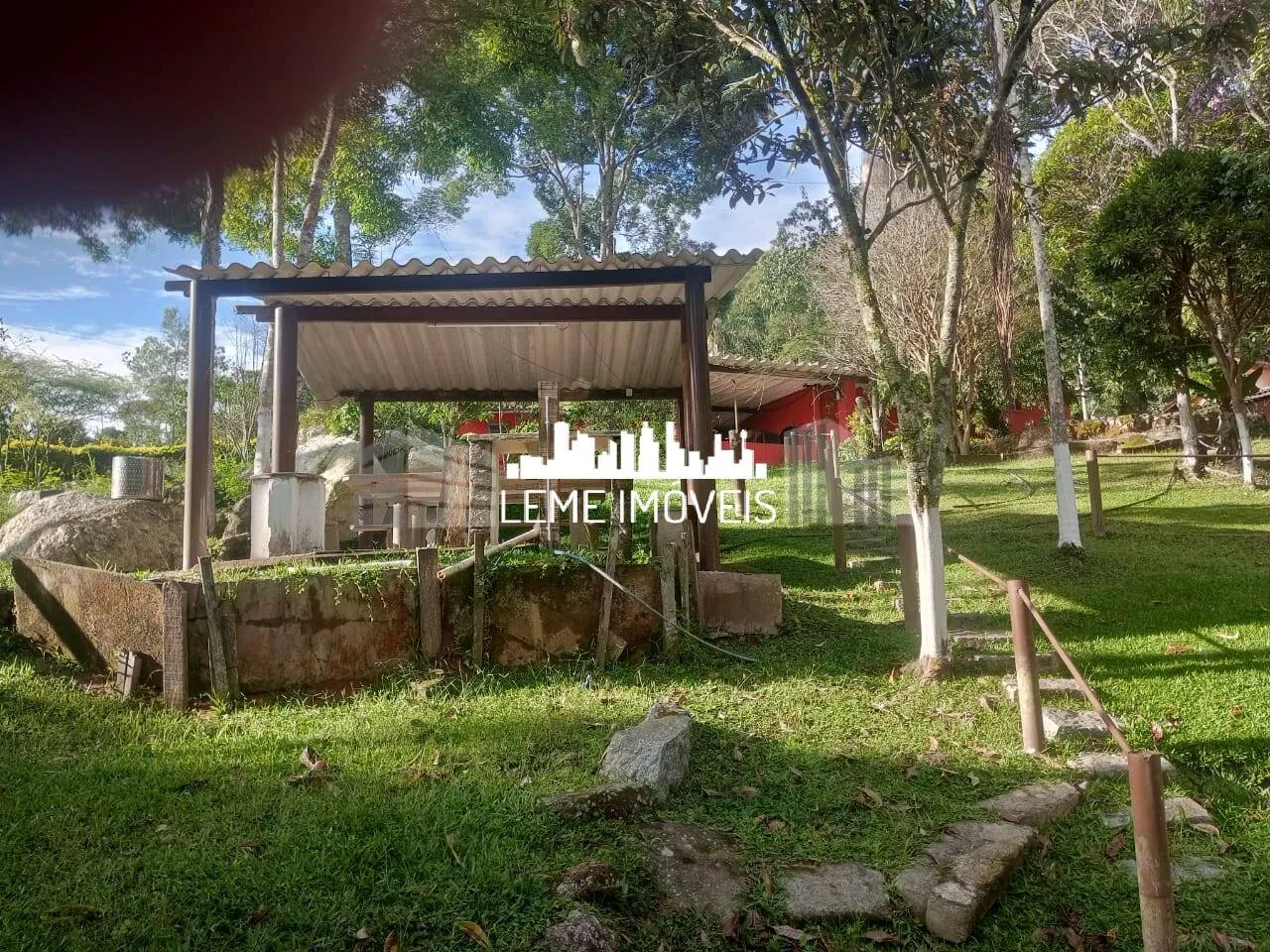 Imagem LINDO SITIO RICO EM ÁGUA MEDINDO 140,00 MIL METROS!!!