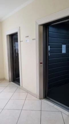 Imagem Este apartamento com 2 Dormitorios, oferece uma área de lazer completa, com piscina para adultos e crianças, garantindo diversão para toda a família, á venda na Imobiliaria Consulte Imoveis.