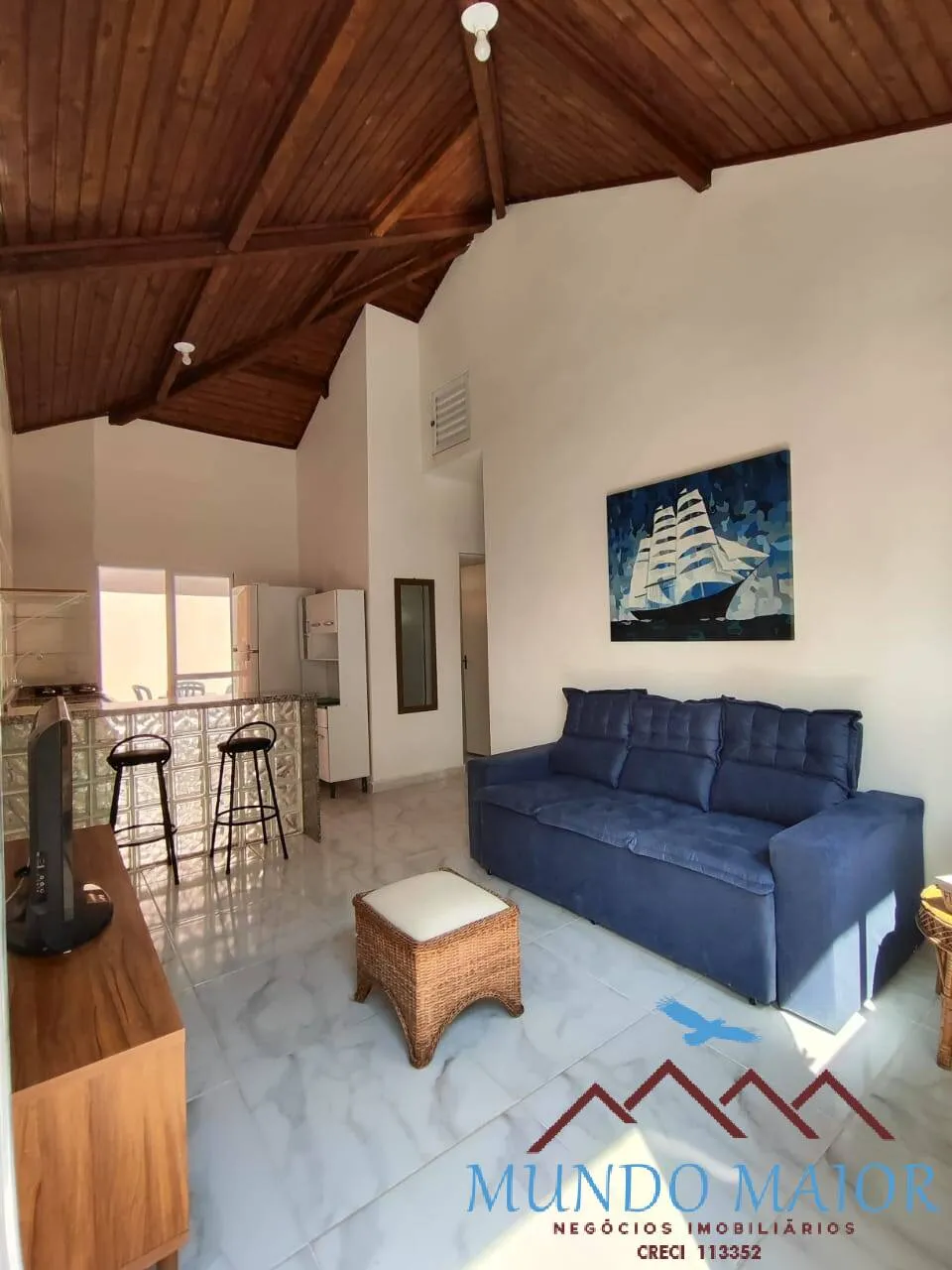 Imagem Casa com Piscina, Churrasqueira, 2 Dormitórios, suíte e condomínio fechado.
