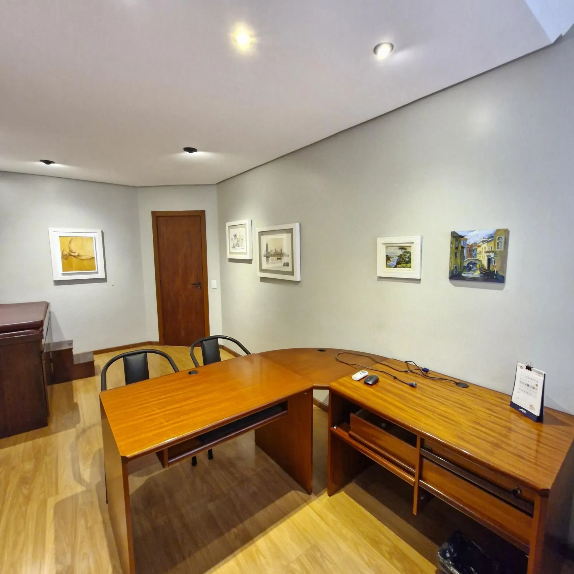 Imagem Excelente sala comercial na Rua Cel. Bordini, Auxiliadora, Porto Alegre.