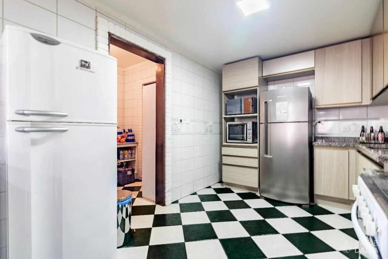 Imagem Casa para Venda - 574m², 3 dormitórios, sendo 2 suites, 8 vagas - Jardim Planalto