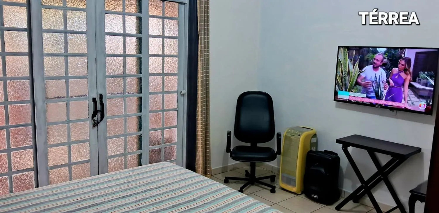 Imagem Excelente Oportunidade: Duas Casas em um Só Terreno!