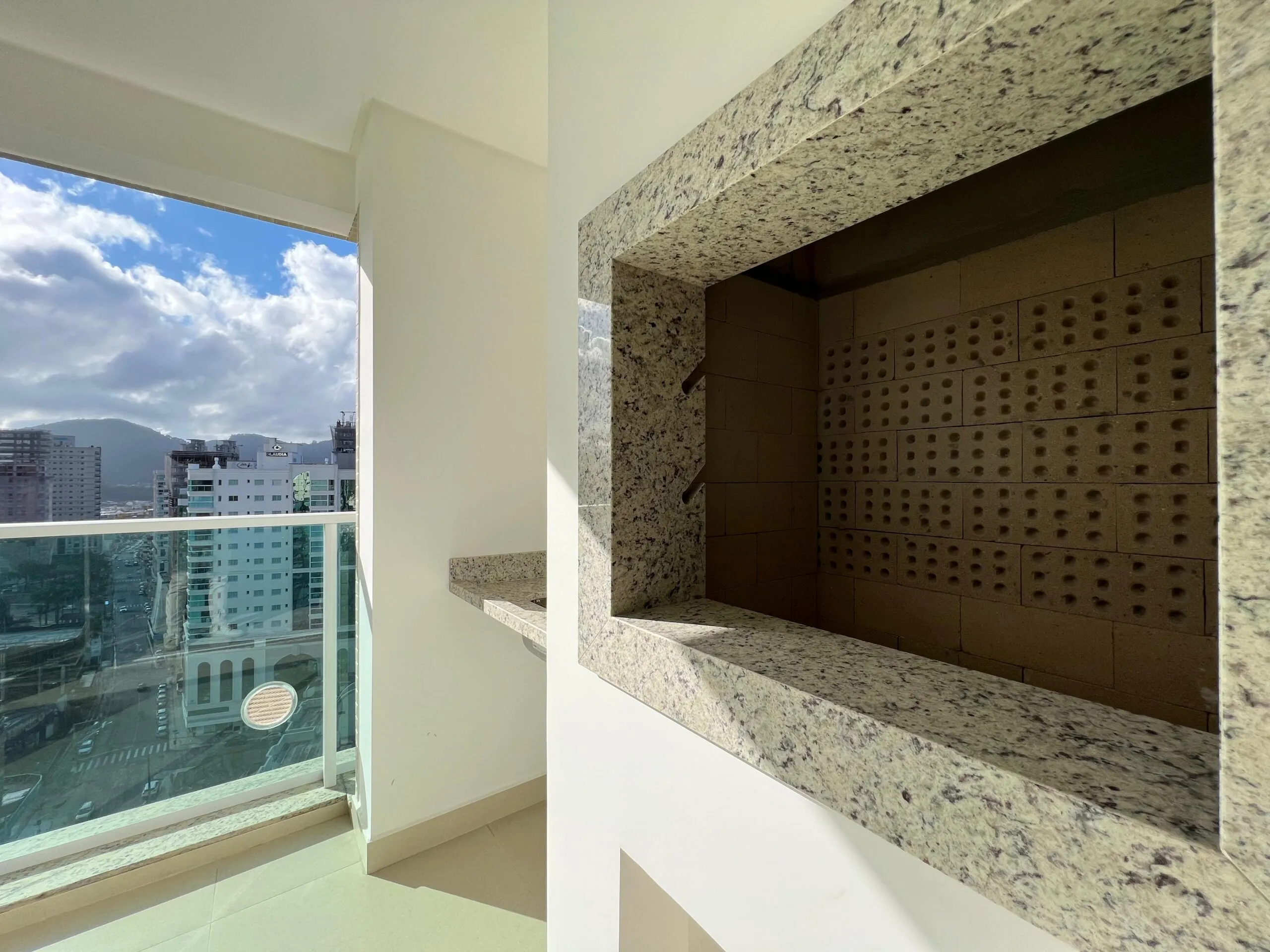 Imagem Apartamento com vista para o mar à venda com 138.38m2 por R$ 3.490.000,00