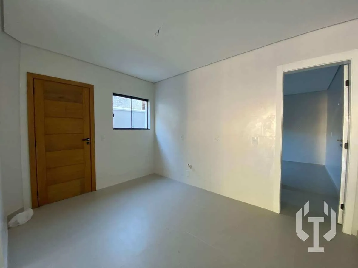 Imagem Sobrado Novo à Venda no Centro de Porto Belo - 3 Suítes