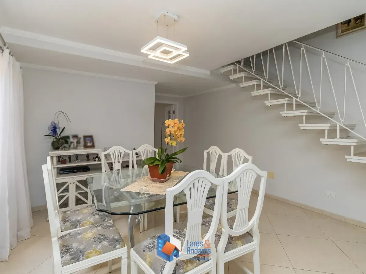 Imagem Casa para venda em Água Fria com 4 quartos, sendo 3 suítes, 243m²
