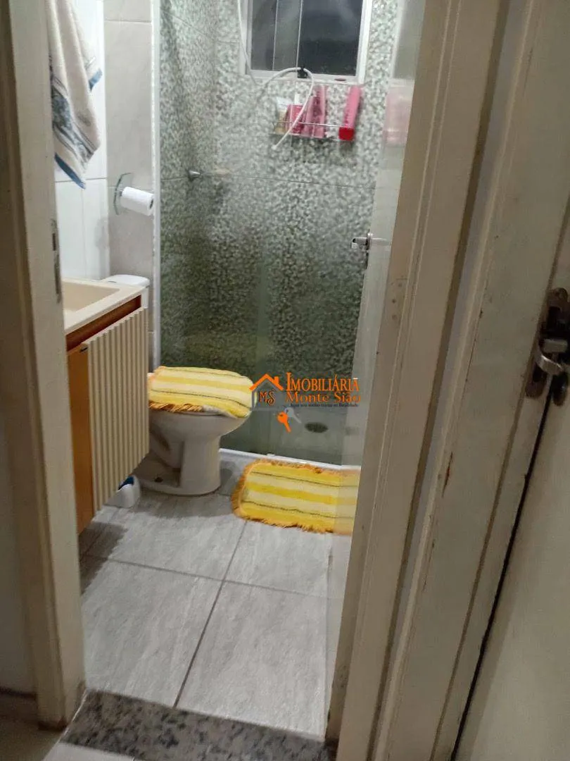 Imagem Apartamento com 2 dormitórios à venda, 45 m² por R$ 196.000,00 - Água Chata - Guarulhos/SP