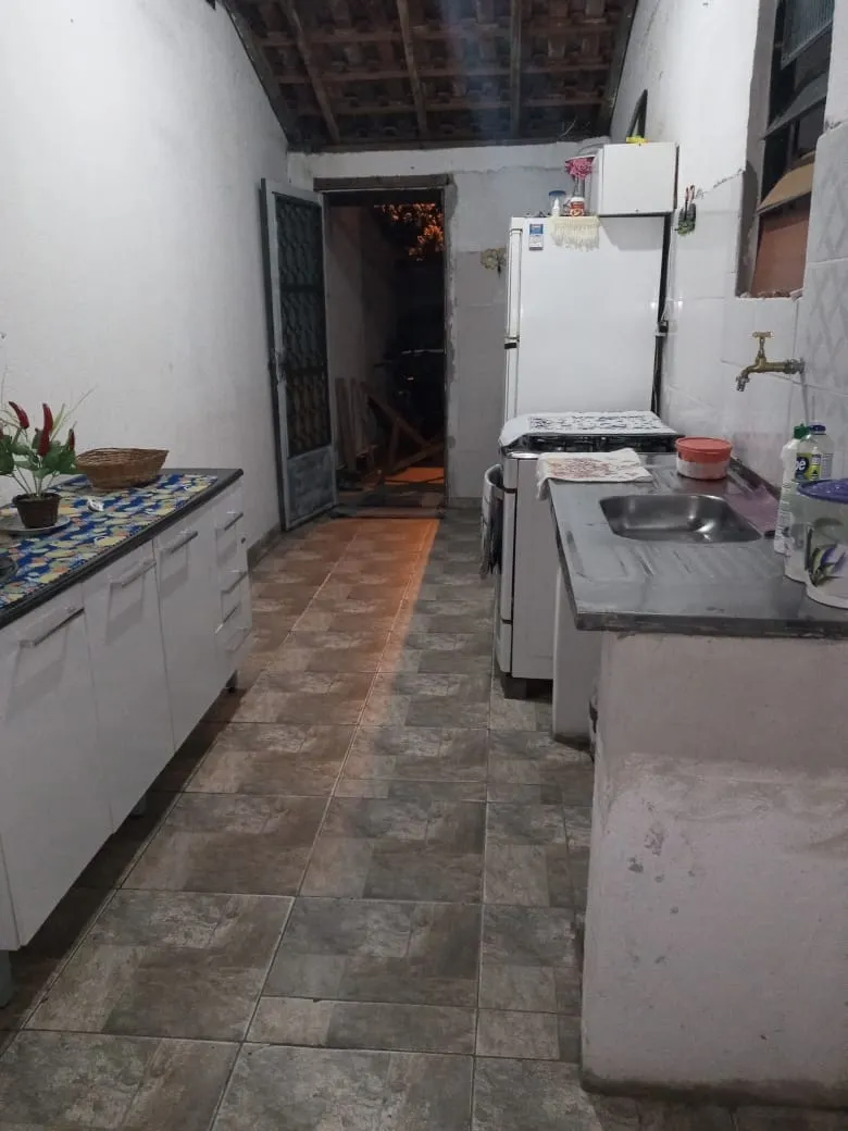 Imagem Casa à venda 2 Quartos, 1 Vaga, 175.5M², Campinho, Guaratinguetá - SP