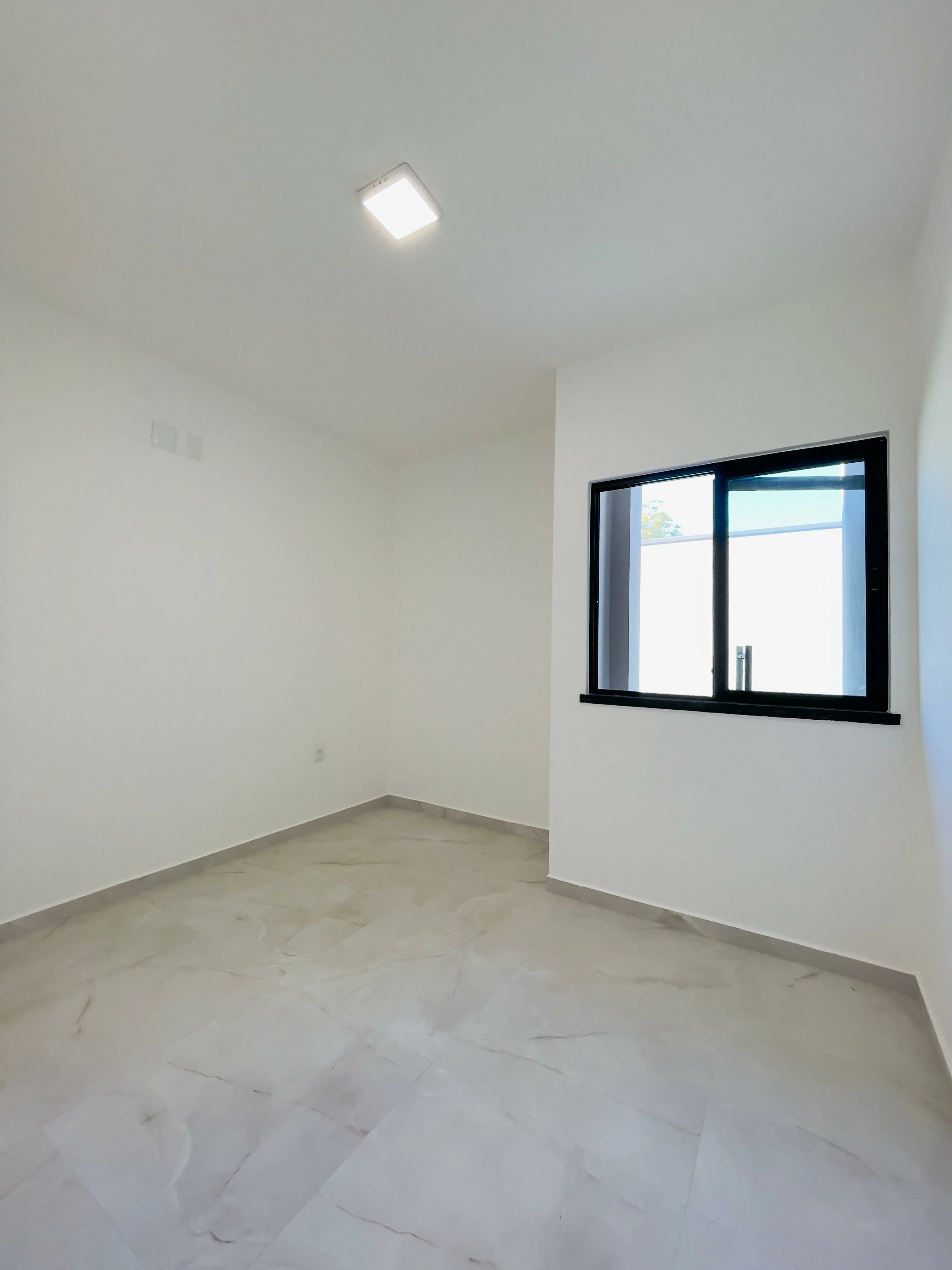 Imagem Casa 3 Quartos Com Controle de Acesso - Eusébio
