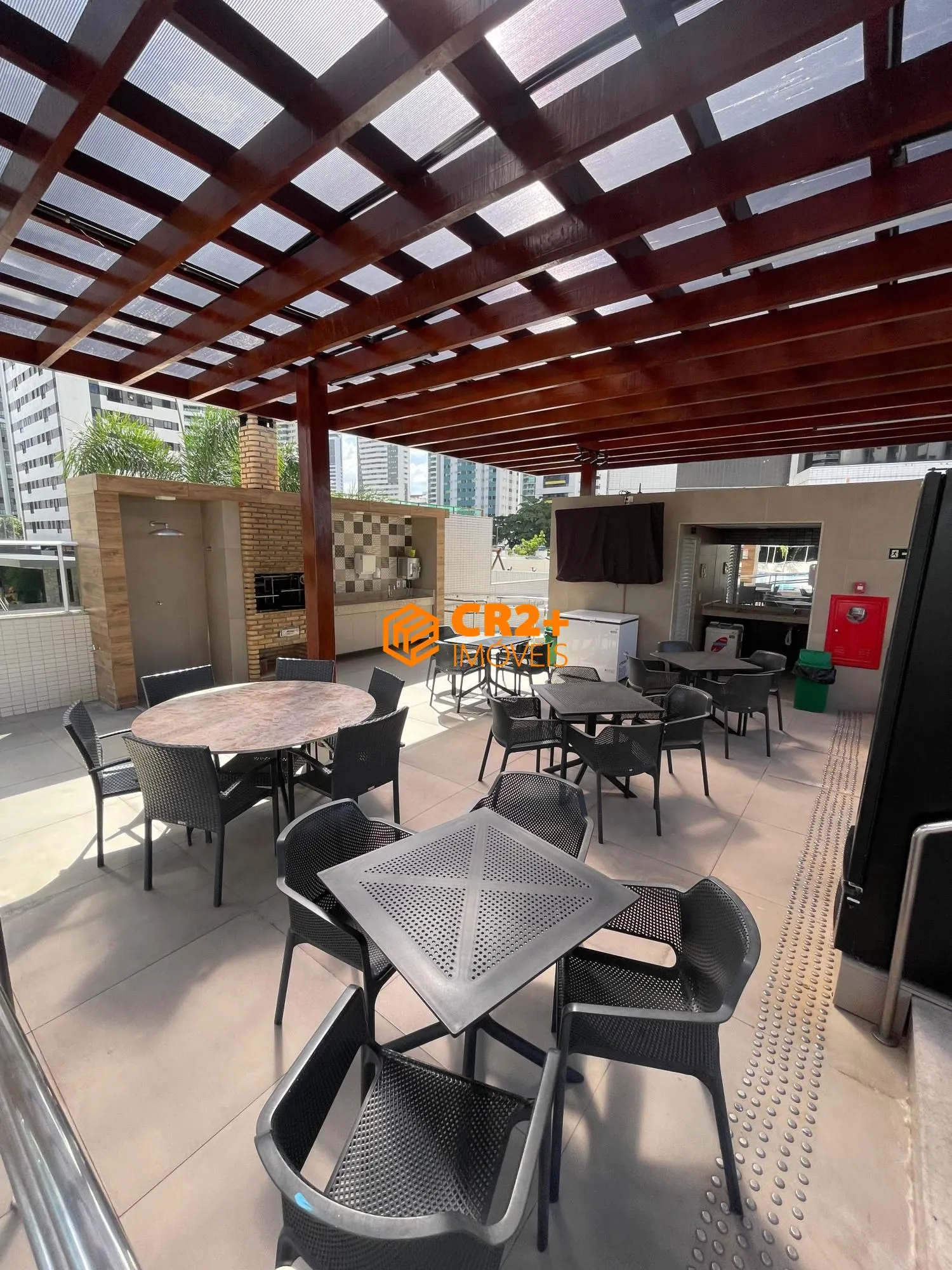 Imagem Vendo apartamento com a metragem de 162, em boa viagem com varanda integrada com