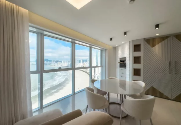 Imagem Apartamento com 2 dormitórios à venda sendo 2 suítes, 164.96 m² por - R$ 9.500.000,00 - Pioneiros - Bal. Camboriú/SC