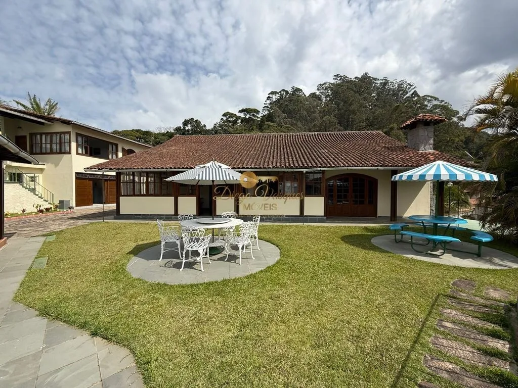 Imagem Casa para Venda em Teresópolis / RJ no bairro Pimenteiras