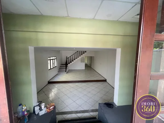 Imagem Sobrado com 03 quartos e suíte com 03 vagas no Jardim nossa Senhora do Carmo