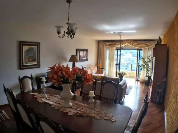 Imagem Apartamento com 3 dormitórios à venda, 151 m² por R$ 900.000,00 - Centro - Itajubá/MG
