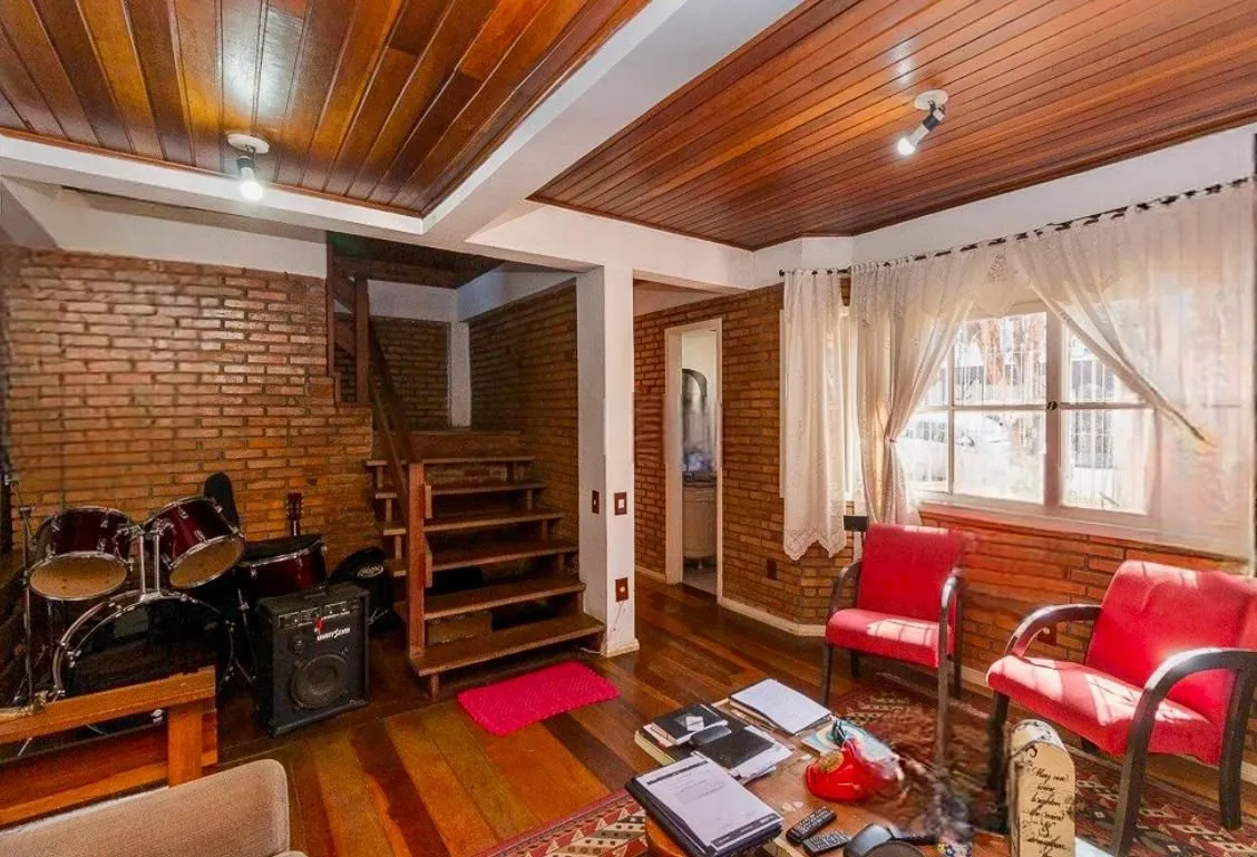 Imagem Casa 3 dormitorio com 230m2 pátio com piscina no bairro Itu Sabará