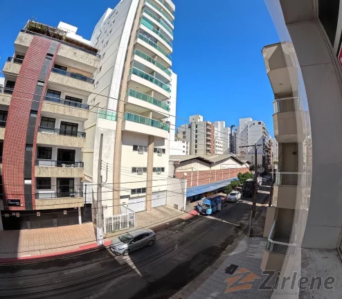 Imagem Apartamento Aconchegante de 2 Quartos na Segunda Quadra do Mar