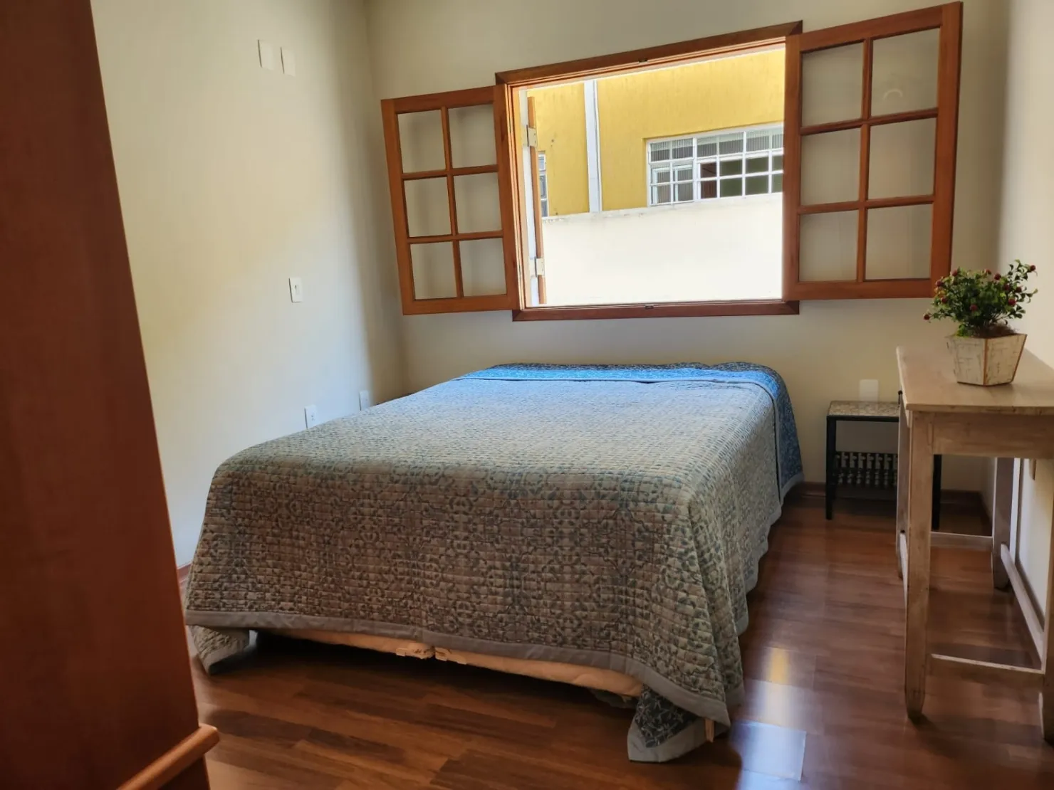 Imagem Casa à venda 4 Quartos, 1 Suite, 1 Vaga, 270M², Santana, Pindamonhangaba - SP