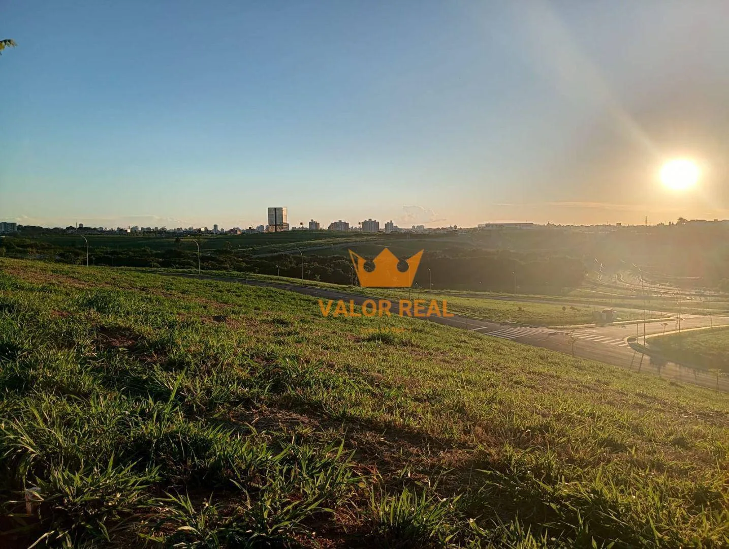 Foto do imóvel Terreno Exclusivo no Alphaville Dom Pedro Zero, 412 m2, R$ 990 mio