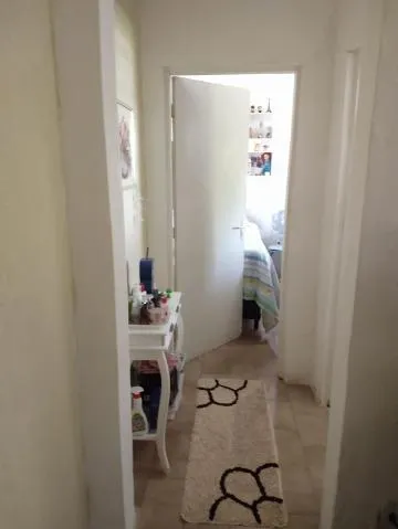 Imagem VENDA DE SOBRADO NO JORDANÓPOLIS, EM ARUJÁ/SP, 80m² c/ 2 quartos, sala de estar, churrasqueira, quintal com vista linda, jardim e 5 vagas CONSULTE-NOS