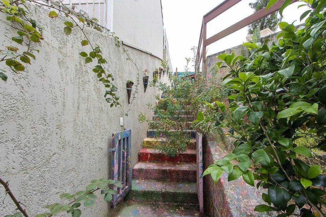 Imagem Casa de alvenaria, 3 dormitórios, 1 suíte e pátio com piscina, bairro Espírito Santo.