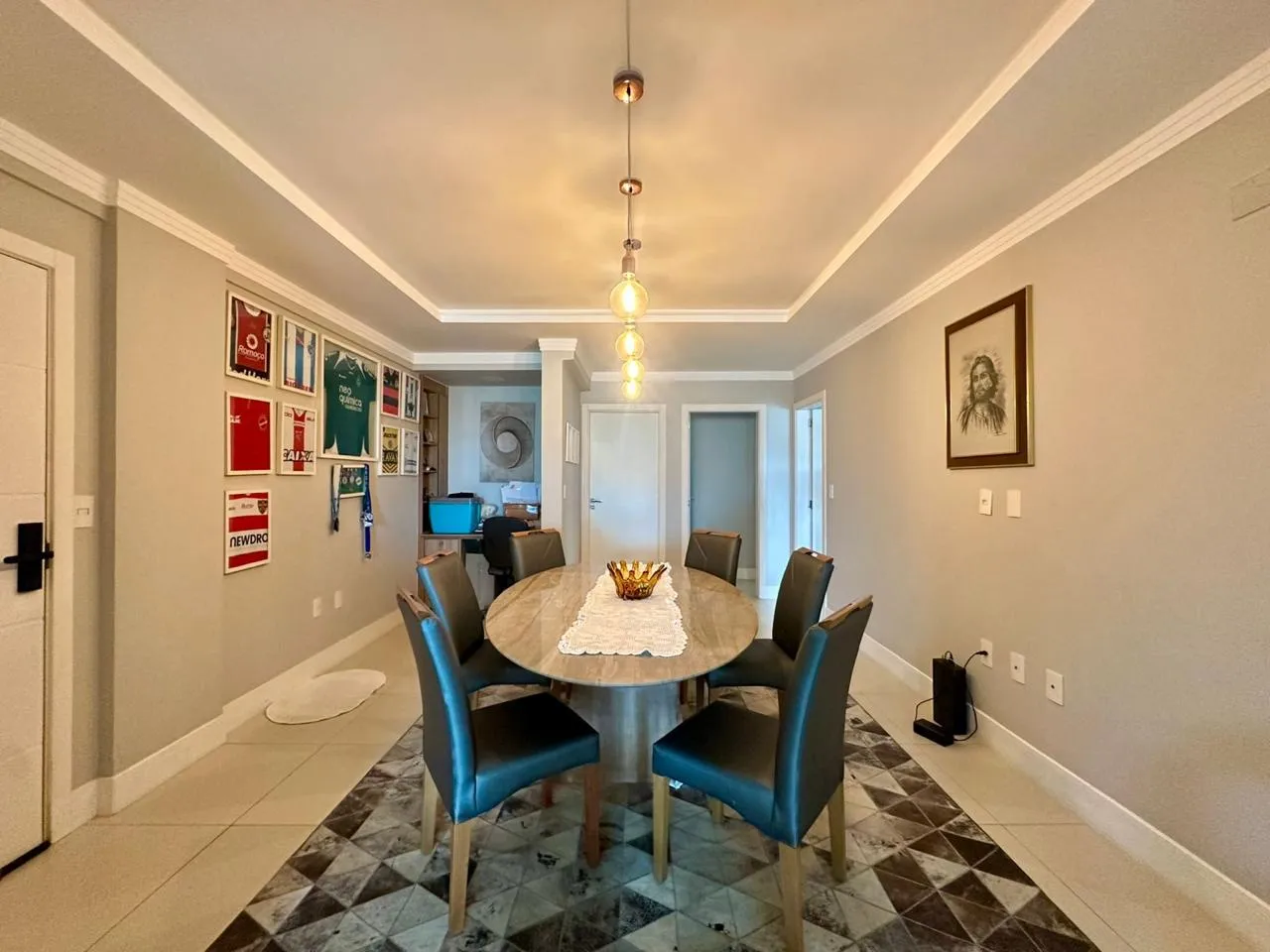 Imagem Apartamento à venda com 180m2 por R$ 2.000.000,00