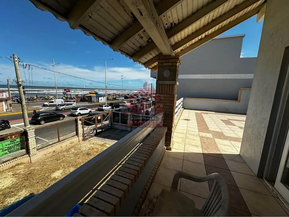 Imagem T1181 | Casa 4 dormitórios com suítes à beira-mar em Imbé