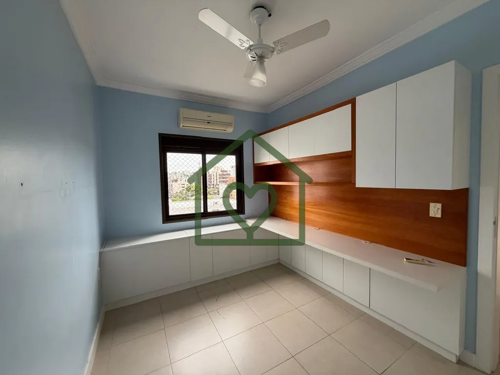 Imagem Vendo excelente apartamento semi mobiliado, poucos metros do Medplex, conta com 89 m² de área úti...