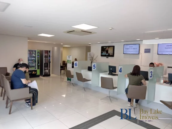 Prédio Comercical em Moema!! 1700m² Com Estacionamento!! 30 salas