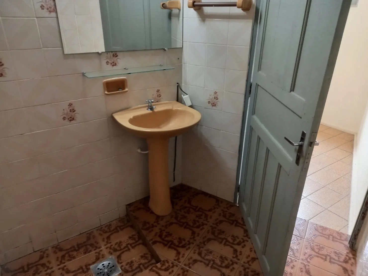 Imagem Casa à venda 4 Quartos, 1 Suite, 2 Vagas, Jardim Russi, Taubaté - SP